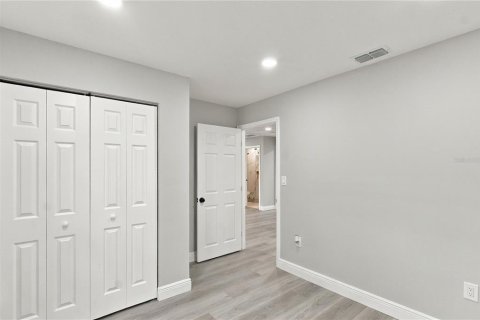 Villa ou maison à vendre à Tampa, Floride: 9 chambres, 291.99 m2 № 2401075 - photo 20