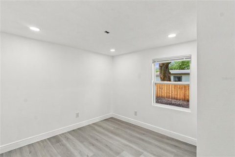 Villa ou maison à vendre à Tampa, Floride: 9 chambres, 291.99 m2 № 2401075 - photo 29