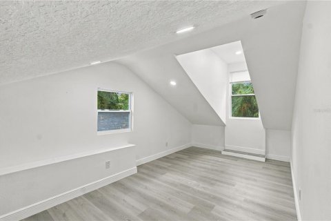 Villa ou maison à vendre à Tampa, Floride: 9 chambres, 291.99 m2 № 2401075 - photo 15