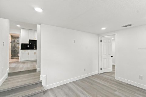 Villa ou maison à vendre à Tampa, Floride: 9 chambres, 291.99 m2 № 2401075 - photo 23