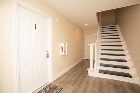 Propiedad comercial en venta en Lakeland, Florida, 775.55 m2 № 1519639 - foto 9
