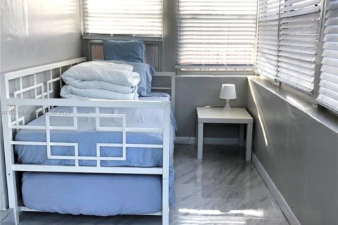 Casa en alquiler en Hollywood, Florida, 2 dormitorios, 141.58 m2 № 1984057 - foto 10