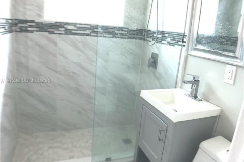 Casa en alquiler en Hollywood, Florida, 2 dormitorios, 141.58 m2 № 1984057 - foto 11