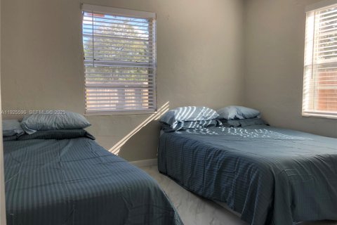 Casa en alquiler en Hollywood, Florida, 2 dormitorios, 141.58 m2 № 1984057 - foto 8