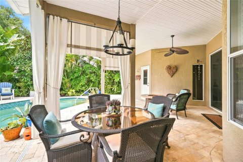 Casa en venta en Saint Petersburg, Florida, 4 dormitorios, 229.84 m2 № 2388323 - foto 2