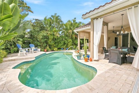 Casa en venta en Saint Petersburg, Florida, 4 dormitorios, 229.84 m2 № 2388323 - foto 3