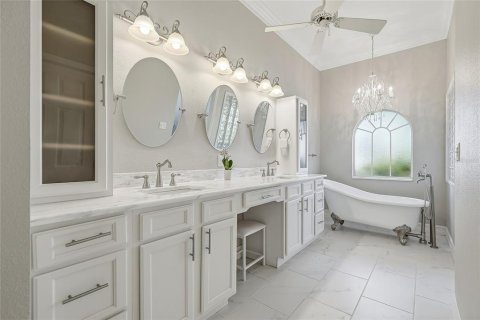 Casa en venta en Saint Petersburg, Florida, 4 dormitorios, 229.84 m2 № 2388323 - foto 8