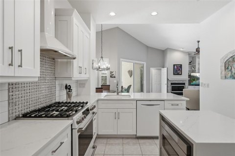 Casa en venta en Saint Petersburg, Florida, 4 dormitorios, 229.84 m2 № 2388323 - foto 7