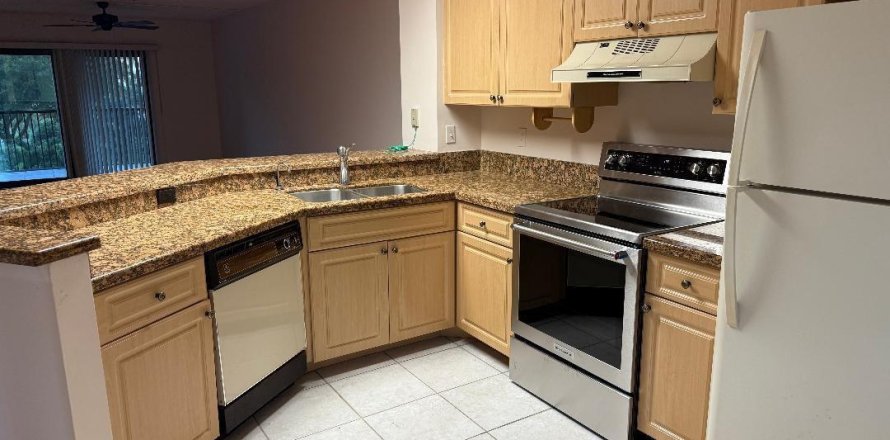 Condominio en Pompano Beach, Florida, 2 dormitorios № 2242866
