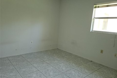 Villa ou maison à louer à New Port Richey, Floride: 2 chambres, 82.78 m2 № 2156759 - photo 10