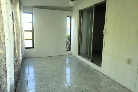 Villa ou maison à louer à New Port Richey, Floride: 2 chambres, 82.78 m2 № 2156759 - photo 19
