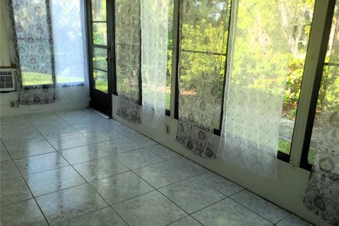 Villa ou maison à louer à New Port Richey, Floride: 2 chambres, 82.78 m2 № 2156759 - photo 20