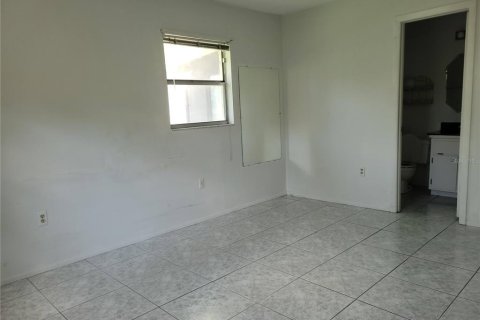 Villa ou maison à louer à New Port Richey, Floride: 2 chambres, 82.78 m2 № 2156759 - photo 16