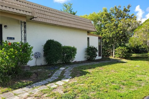 Villa ou maison à louer à New Port Richey, Floride: 2 chambres, 82.78 m2 № 2156759 - photo 2