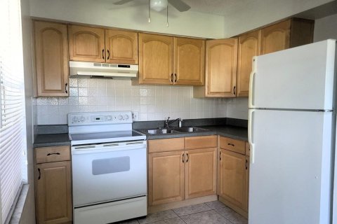 Villa ou maison à louer à New Port Richey, Floride: 2 chambres, 82.78 m2 № 2156759 - photo 3