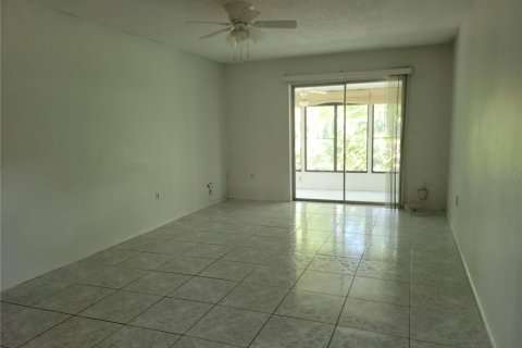 Villa ou maison à louer à New Port Richey, Floride: 2 chambres, 82.78 m2 № 2156759 - photo 6