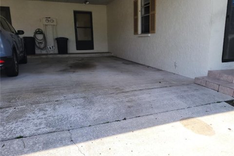 Villa ou maison à louer à New Port Richey, Floride: 2 chambres, 82.78 m2 № 2156759 - photo 30