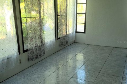 Villa ou maison à louer à New Port Richey, Floride: 2 chambres, 82.78 m2 № 2156759 - photo 23
