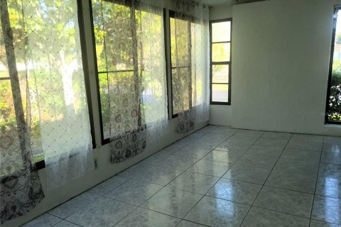 Villa ou maison à louer à New Port Richey, Floride: 2 chambres, 82.78 m2 № 2156759 - photo 22