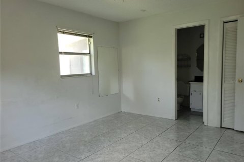 Villa ou maison à louer à New Port Richey, Floride: 2 chambres, 82.78 m2 № 2156759 - photo 15