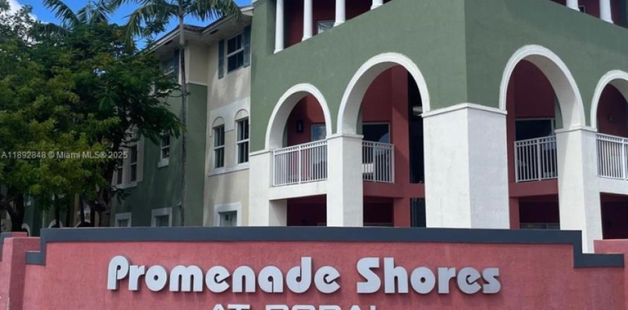 Condo à Doral, Floride, 3 chambres № 1946445