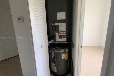 Copropriété à louer à Doral, Floride: 3 chambres, 132.76 m2 № 1946445 - photo 9