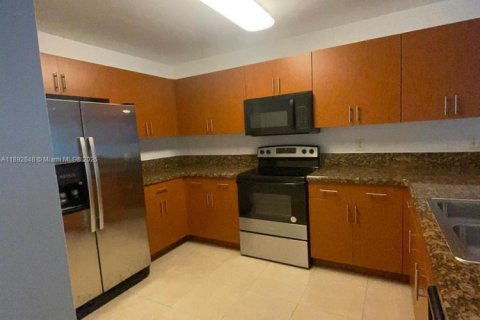 Copropriété à louer à Doral, Floride: 3 chambres, 132.76 m2 № 1946445 - photo 3