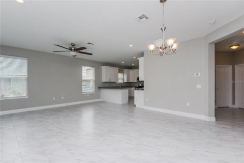 Casa en alquiler en Kissimmee, Florida, 4 dormitorios, 170.48 m2 № 1911862 - foto 3