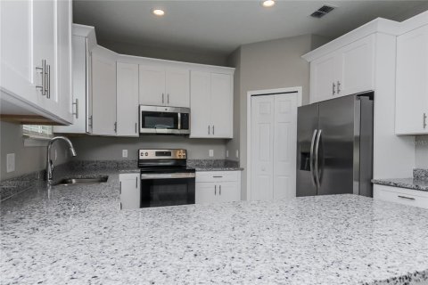 Casa en alquiler en Kissimmee, Florida, 4 dormitorios, 170.48 m2 № 1911862 - foto 5