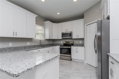 Casa en alquiler en Kissimmee, Florida, 4 dormitorios, 170.48 m2 № 1911862 - foto 4