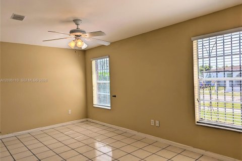 Casa en venta en Homestead, Florida, 4 dormitorios, 179.95 m2 № 2154053 - foto 10