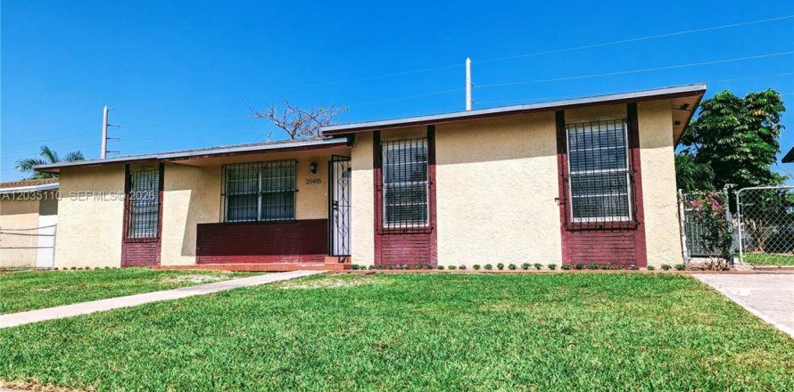 Casa en Homestead, Florida 4 dormitorios, 179.95 m2 № 2154053