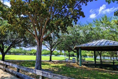 Casa en venta en Homestead, Florida, 4 dormitorios, 179.95 m2 № 2154053 - foto 16