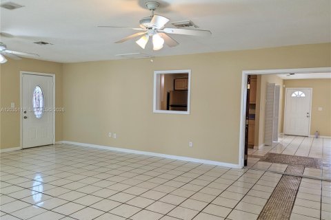 Casa en venta en Homestead, Florida, 4 dormitorios, 179.95 m2 № 2154053 - foto 9