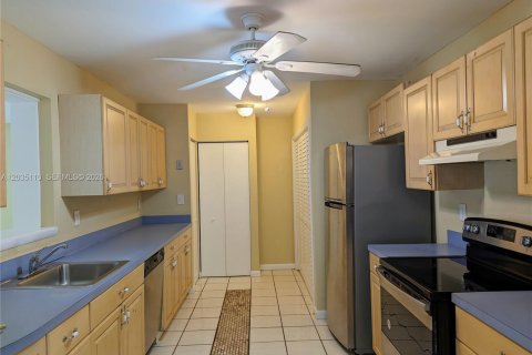 Casa en venta en Homestead, Florida, 4 dormitorios, 179.95 m2 № 2154053 - foto 3