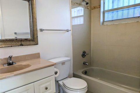 Casa en venta en Homestead, Florida, 4 dormitorios, 179.95 m2 № 2154053 - foto 14