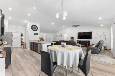 Casa en venta en Port St. Lucie, Florida, 4 dormitorios, 237.55 m2 № 2188038 - foto 19