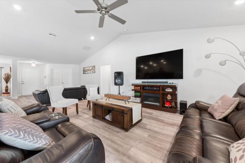 Casa en venta en Port St. Lucie, Florida, 4 dormitorios, 237.55 m2 № 2188038 - foto 9