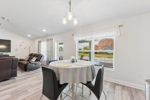 Casa en venta en Port St. Lucie, Florida, 4 dormitorios, 237.55 m2 № 2188038 - foto 18