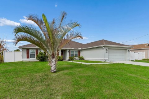 Casa en venta en Port St. Lucie, Florida, 4 dormitorios, 237.55 m2 № 2188038 - foto 2
