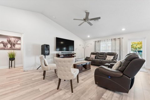 Casa en venta en Port St. Lucie, Florida, 4 dormitorios, 237.55 m2 № 2188038 - foto 8