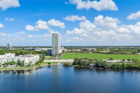 Condominio en alquiler en Sunrise, Florida, 3 dormitorios, 120.49 m2 № 2086057 - foto 5