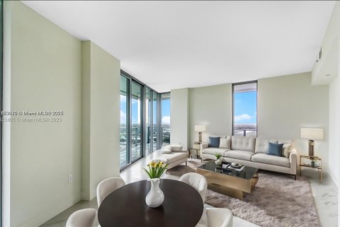 Condominio en alquiler en Sunrise, Florida, 3 dormitorios, 120.49 m2 № 2086057 - foto 2