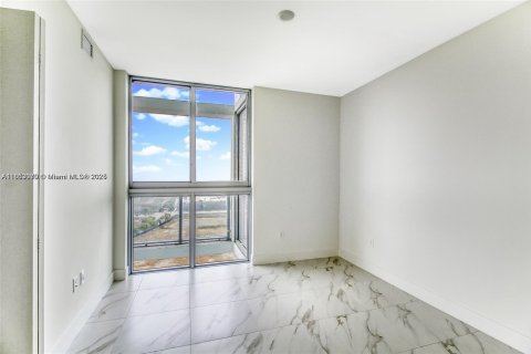 Condominio en alquiler en Sunrise, Florida, 3 dormitorios, 120.49 m2 № 2086057 - foto 13