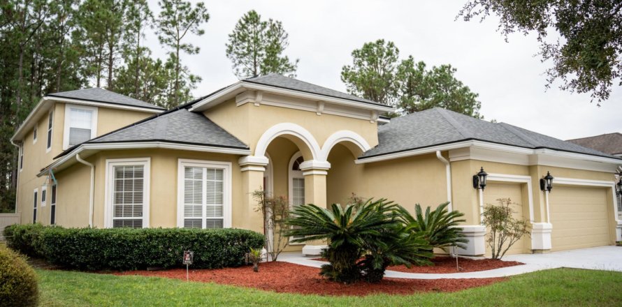House in Jacksonville, Florida 5 bedrooms, 309.36 sq.m. № 801955