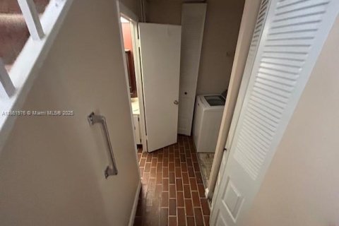 Townhouse in Plantation, Florida 2 bedrooms, 151.43 sq.m. № 1890228 - photo 8