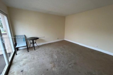 Townhouse in Plantation, Florida 2 bedrooms, 151.43 sq.m. № 1890228 - photo 17