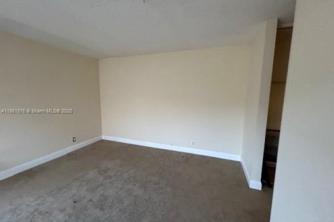 Townhouse in Plantation, Florida 2 bedrooms, 151.43 sq.m. № 1890228 - photo 18