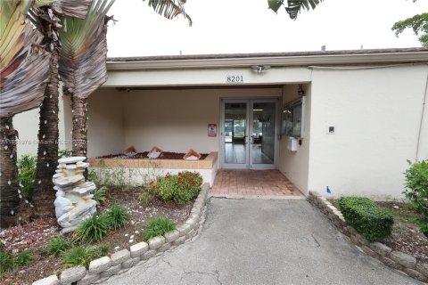 Купить таунхаус в Плантация, Флорида 2 спальни, 151.43м2, № 1890228 - фото 23