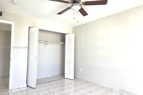 Condo in Hialeah, Florida, 3 bedrooms  № 2241218 - photo 21